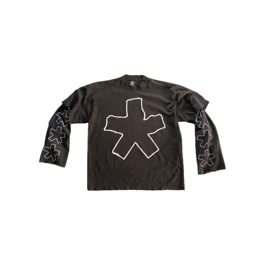 THE ‘AWSTEN OUTLINE’ LAYERED T
